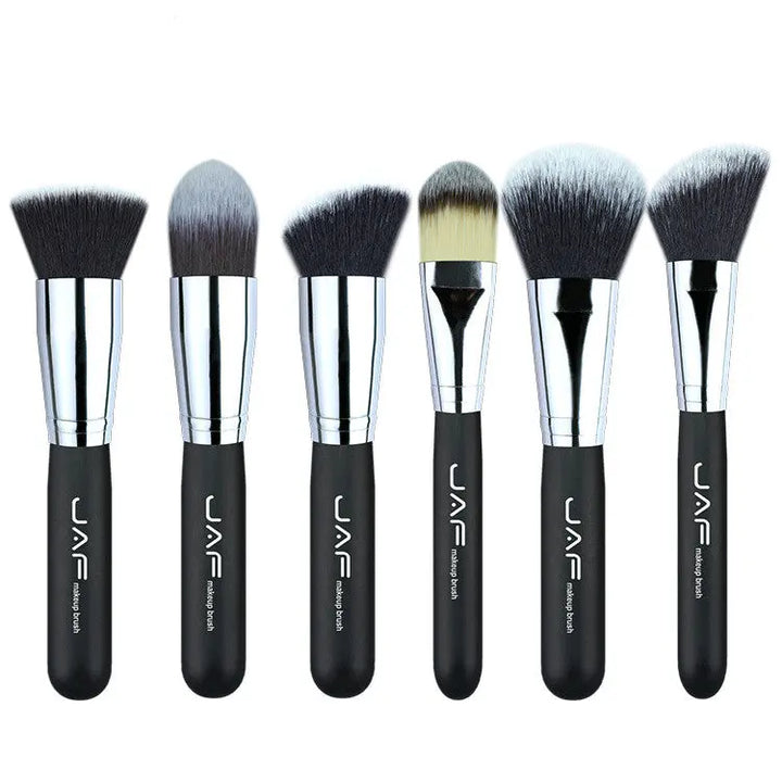 Experience Luxury and Affordability with High-Quality Makeup Brushes