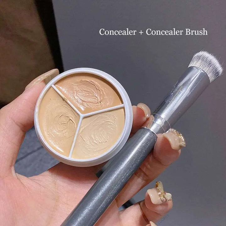 Cover Dark Circles with Our Long-Lasting Concealer